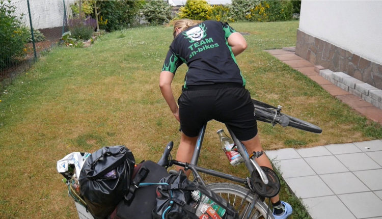 Fahrrad hat zu viel Gepäck