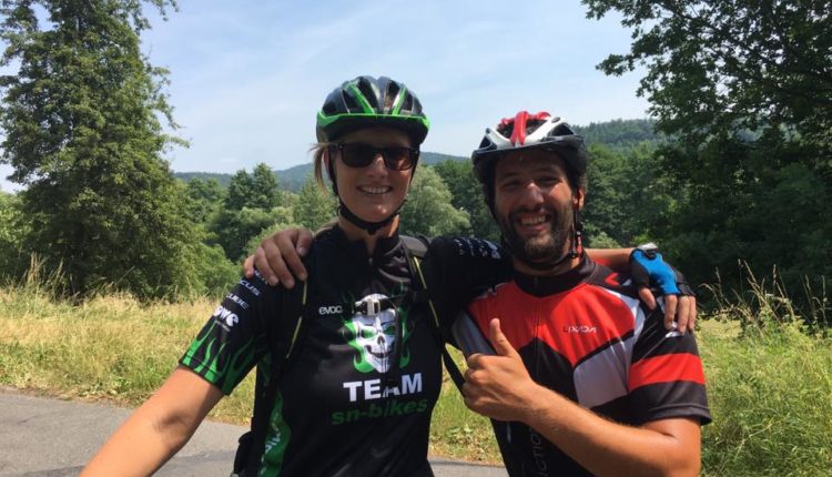 Florian Bassfeld mit MTB Travel Girl Caro