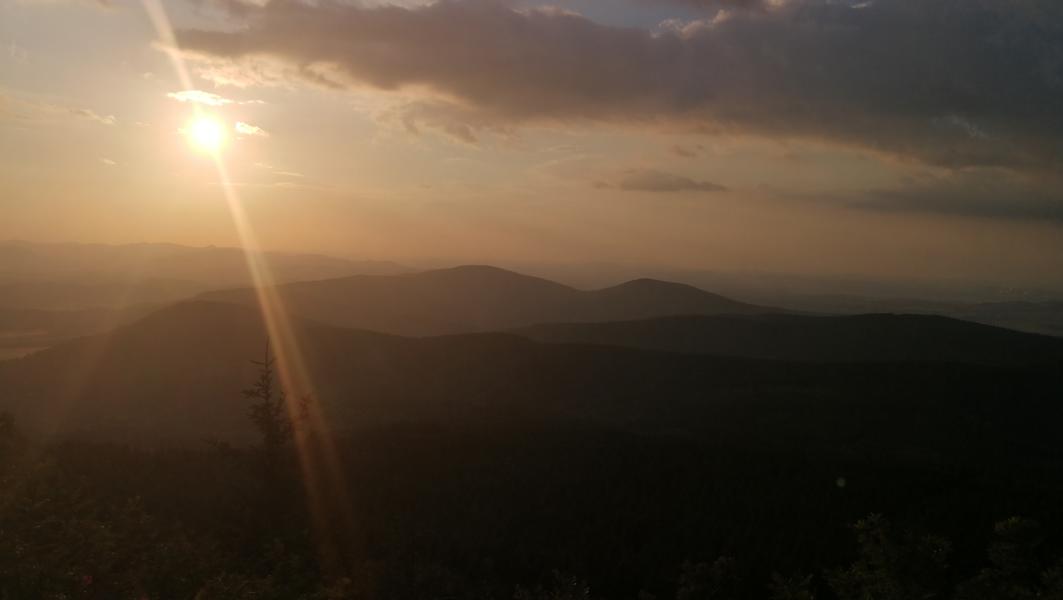 Sonnenaufgang vom Jeschken Berg