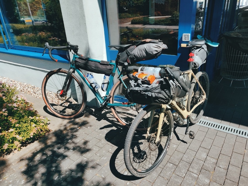 Bikepacking Einkaufen im Supermarkt